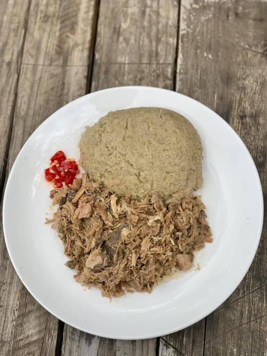 VisokaKitchen's tweet photo. Bright and sunny ☀️ view at Visoka, come take a break from the rain 🌧 by us and enjoy the best of local cuisine . Tomorrow from 11:30am we serving #delele #dikgobe #morogowadinawa #lebelebele and more!!! Come through. #Minestone #Francistown #KwagaMavis #palletfence https://t.co/x6NeIYs5PN