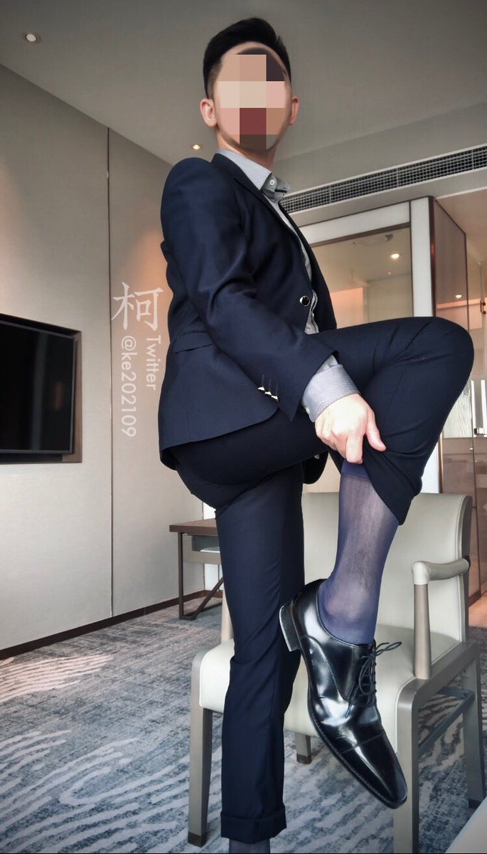 裤子要撑破了。
