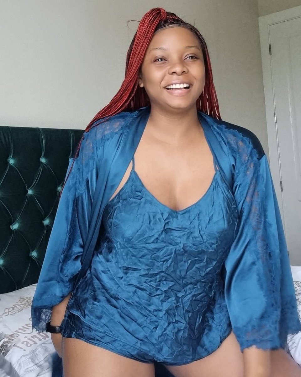 yemialadee's tweet photo. Wig on or Off ? 😄💋

Wrinkles in my robe, I sleep alot ❤ https://t.co/esnuLxSOM7