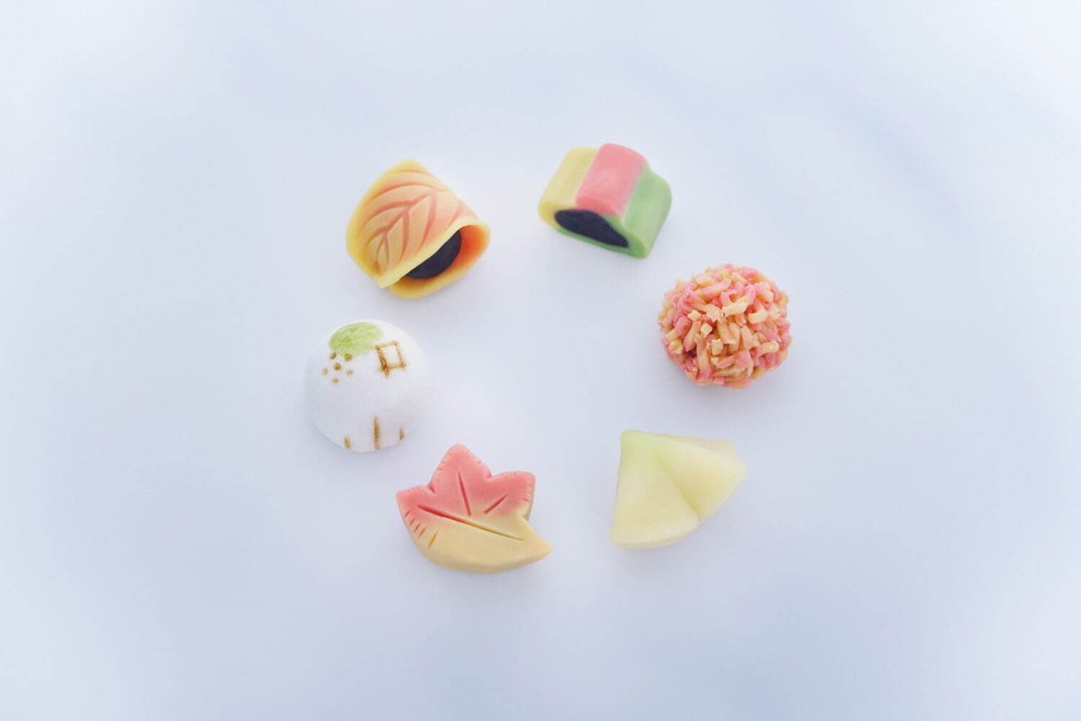 guilty_sweets's tweet photo. 京菓匠・七條甘春堂から秋の新作和菓子。食べられるお花で彩った羊羹「ブーケかん」
まるで花束をぎゅっと閉じ込めたような美しい見た目で、大切な人へのギフトにも最適な一品。

#スイーツテロ ☁️ https://t.co/1j2S1ZzcsJ