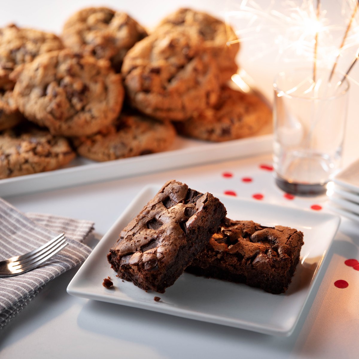 Clinton_CFA's tweet photo. Ring in the new year on a sweet note. Order a dessert tray today. https://t.co/OutFfzq2S5