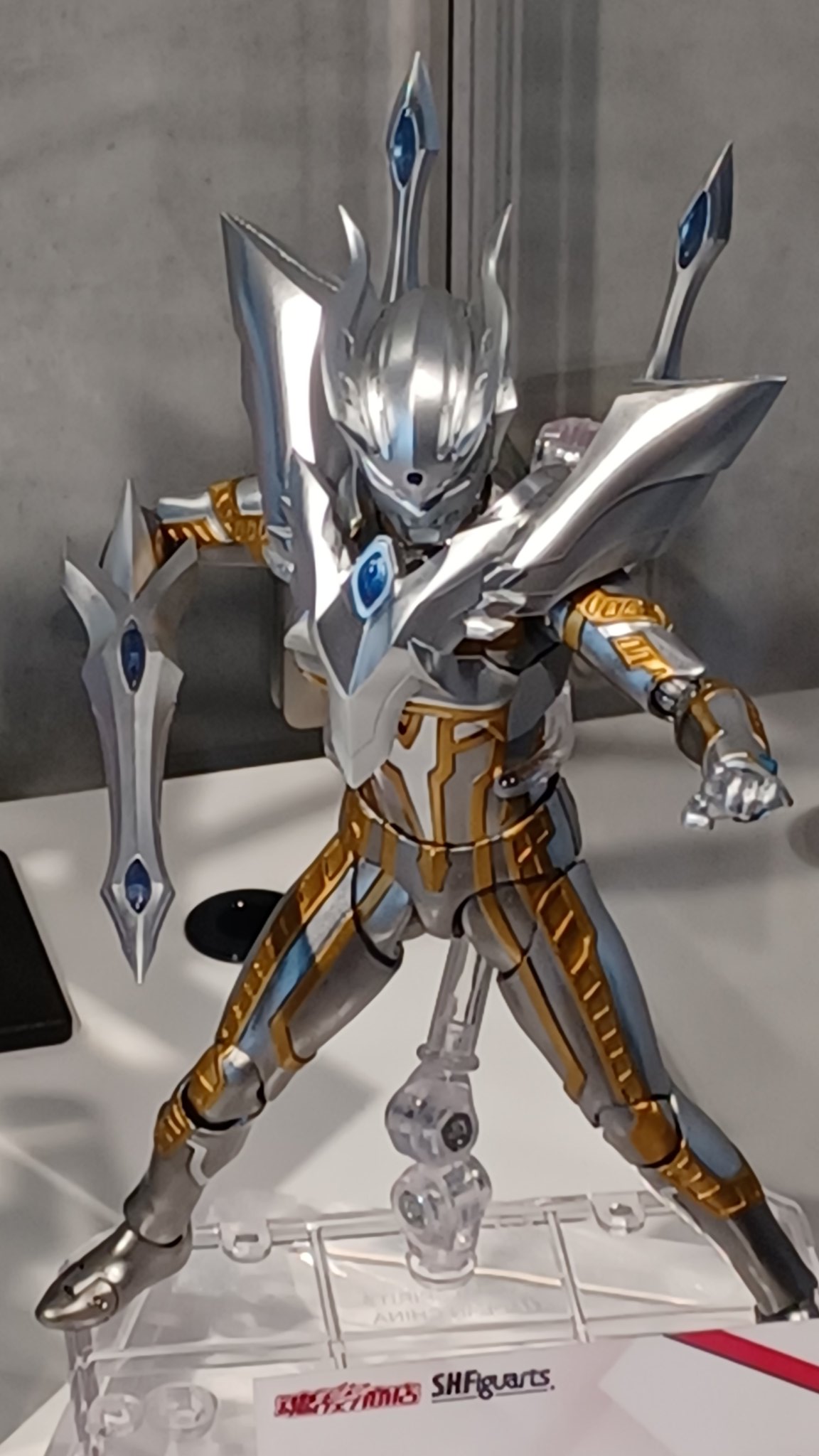 s.h.フィギュアーツ ウルティメイトシャイニング ウルトラマンゼロ