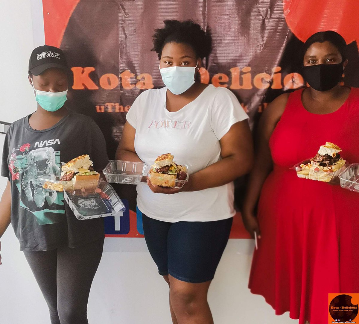 KotaDelicious's tweet photo. Kota-Delicious The Support is Tremendous!!!!😋😋😋

Kota time with family!!!😋😋😋

#food #foodporn #foodforthought #foodiesofinstagram
#Kota #kota #kotafactory #kotadelicious #burger
#burgerporn #burgerlover #southafrica #southafrican
#proudlysouthafrican #sandton #sandtoncity https://t.co/QUWrIlUa04
