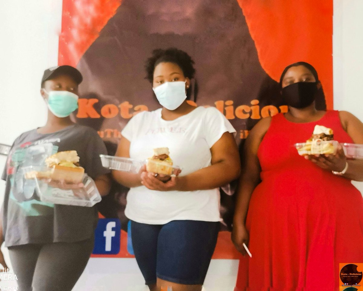 KotaDelicious's tweet photo. Kota-Delicious The Support is Tremendous!!!!😋😋😋

Kota time with family!!!😋😋😋

#food #foodporn #foodforthought #foodiesofinstagram
#Kota #kota #kotafactory #kotadelicious #burger
#burgerporn #burgerlover #southafrica #southafrican
#proudlysouthafrican #sandton #sandtoncity https://t.co/QUWrIlUa04