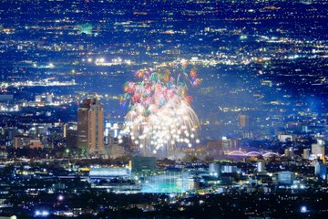前橋花火大会22 穴場12選と最寄り駅 場所 屋台の情報を徹底紹介 超大型スターマインとナイアガラ T 1グランプリ入賞店の絶品料理 超贅沢なtheお祭り 明日使える話のネタ