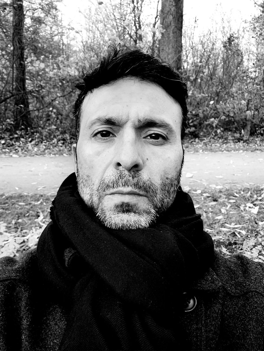 Hidayet_music's tweet photo. #Selfie #blackandwhitephotography #BlackAndWhite #siyahbeyazaşk #siyahbeyaz #nostalgia #memories #outdoor #autumn #manphotography https://t.co/usV9EqOqsr