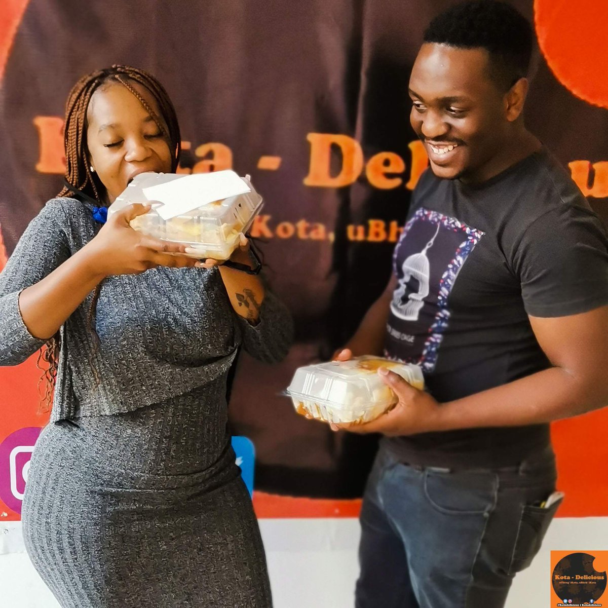 KotaDelicious's tweet photo. Kota-Delicious The Support is Tremendous!!!!😋😋😋

Kota time with family!!!😋😋😋

#food #foodporn #foodforthought #foodiesofinstagram
#Kota #kota #kotafactory #kotadelicious #burger
#burgerporn #burgerlover #southafrica #southafrican
#proudlysouthafrican #sandton #sandtoncity https://t.co/c3RwS7x8GE