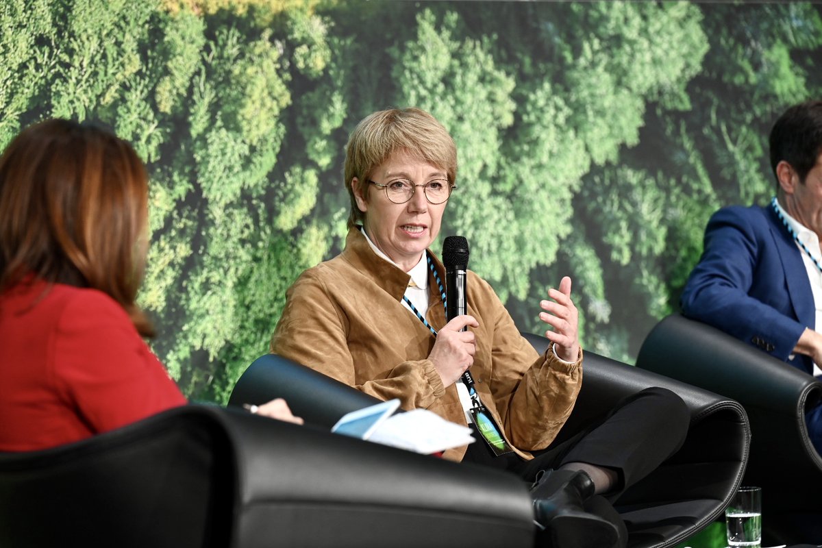 Der_BDI's tweet photo. Martina Merz @thyssenkrupp: Die Transformation der Industrie ist die Transformation der gesamten Gesellschaft. Es gibt keinen Zweifel, dass wir jeden in dieser Gesellschaft mitnehmen müssen. #Klimapfade #WirtschaftIstGesellschaft https://t.co/dzBqjd9in9