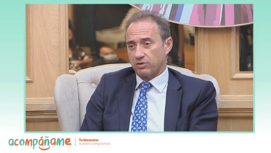 Para <a href="/DrRafaelArroyo/">Dr. Rafael Arroyo</a> 👨‍⚕️ el momento de comunicar el #diagnostico en #esclerosismultiple es de una "responsabilidad extrema" y se basa en 4 claves: profesionalidad #empatía, adaptación de la #comunicación y tiempo 
 
No te lo pierdas en #Acompáñame 
🎥👀🔛 
 youtu.be/XFIMGY71fHQ