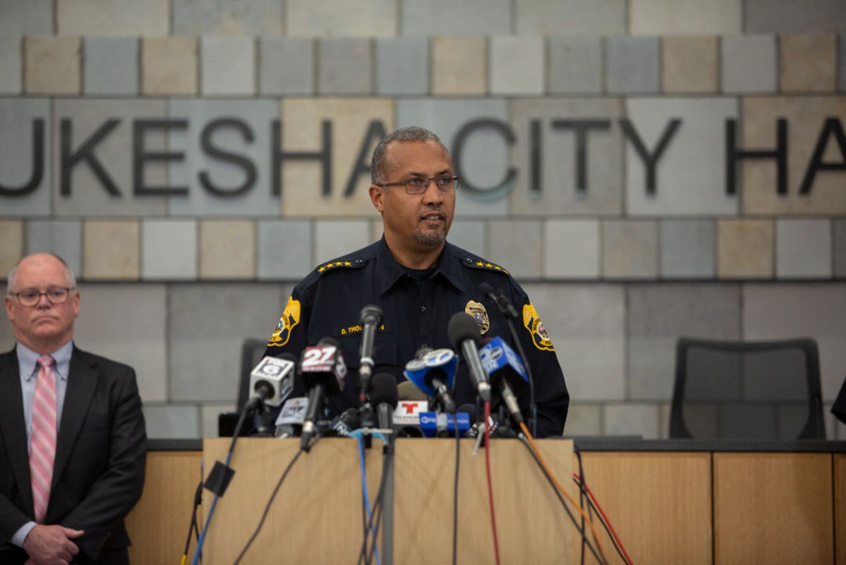 Waukesha Police Chief: ‘There Was No Police Pursuit That Led Up To This Incident’ dlvr.it/SD2jQd