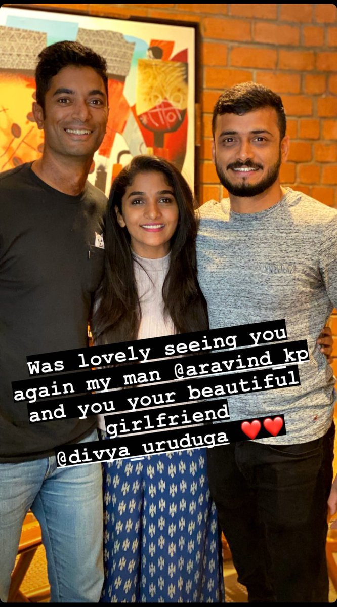 Meghana76116124's tweet photo. Is this how #AravindKP introduced #DivyaUruduga to #cssantosh...."Girlfriend"😳 Awwww 😍 🙈
#Arviya https://t.co/dYPF2Z2Lfa