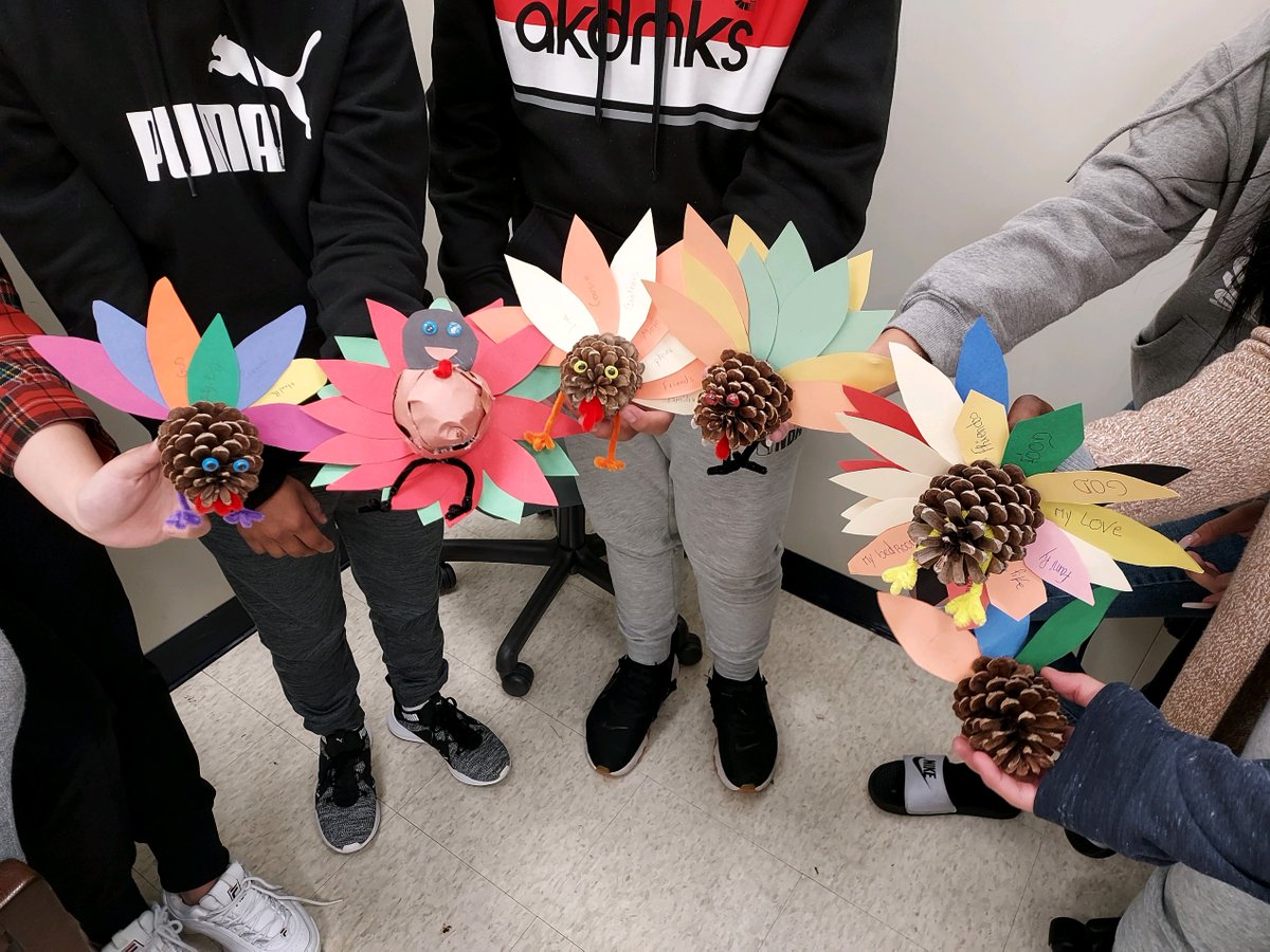 EL_WHS_FCPS's tweet photo. Some of our EL students will be experiencing Thanksgiving for the first time! 

Mrs. Harris's class took some time to learn about the history behind the holiday &amp; had the opportunity to get crafty &amp; explore what they are thankful for. 

Happy Thanksgiving Lions! Enjoy your break. https://t.co/seJkNcGffB