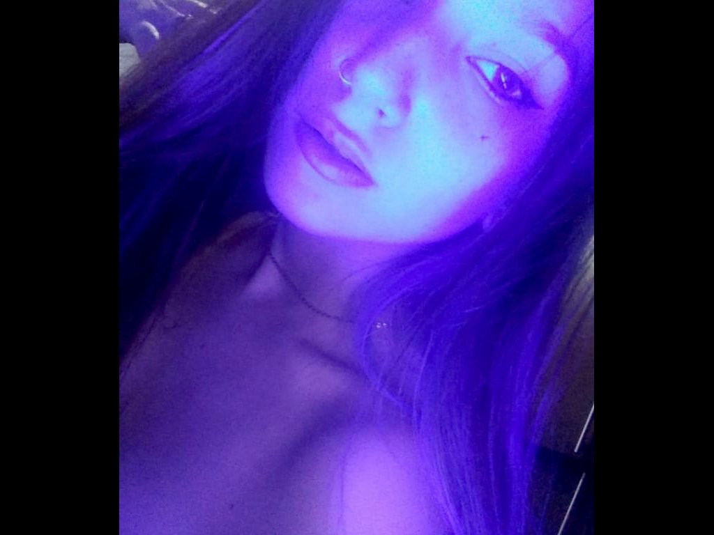 I'm online https://t.co/Nz1VHiDuvt follow me instagram : https://t.co/kFPU4FZ3W1 https://t.co/VRF3q4M6zJ