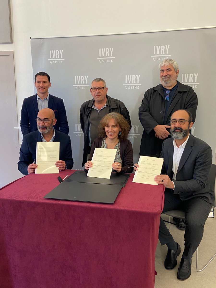 IDFHabitat's tweet photo. [Partenariat] la ville d'Ivry (@mairieivry), IDF Habitat et @Coopimmo ont signé un protocole de coopération pour le dvpment de l'offre de logement à Ivry-sur-Seine. ➡️Objectif: d'ici 2026 faire construire 400 logements dans la ville : 50% en locatif et 50% en accession sociale 👏 https://t.co/4qCGnT9Ian