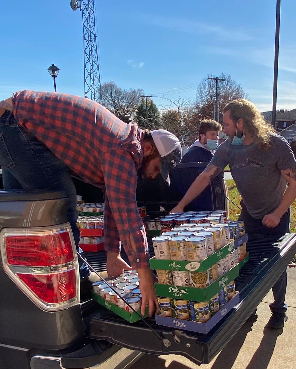 OUSouthern's tweet photo. The #OHIOSouthern Student Nurses Association collected approximately 4,800 food items in October, as well as a $100 Kroger gift card, to be donated to the Harvest for the Hungry food pantry in Ironton. 
Great job, Bobcats! 💚 https://t.co/TEcXer6ovb