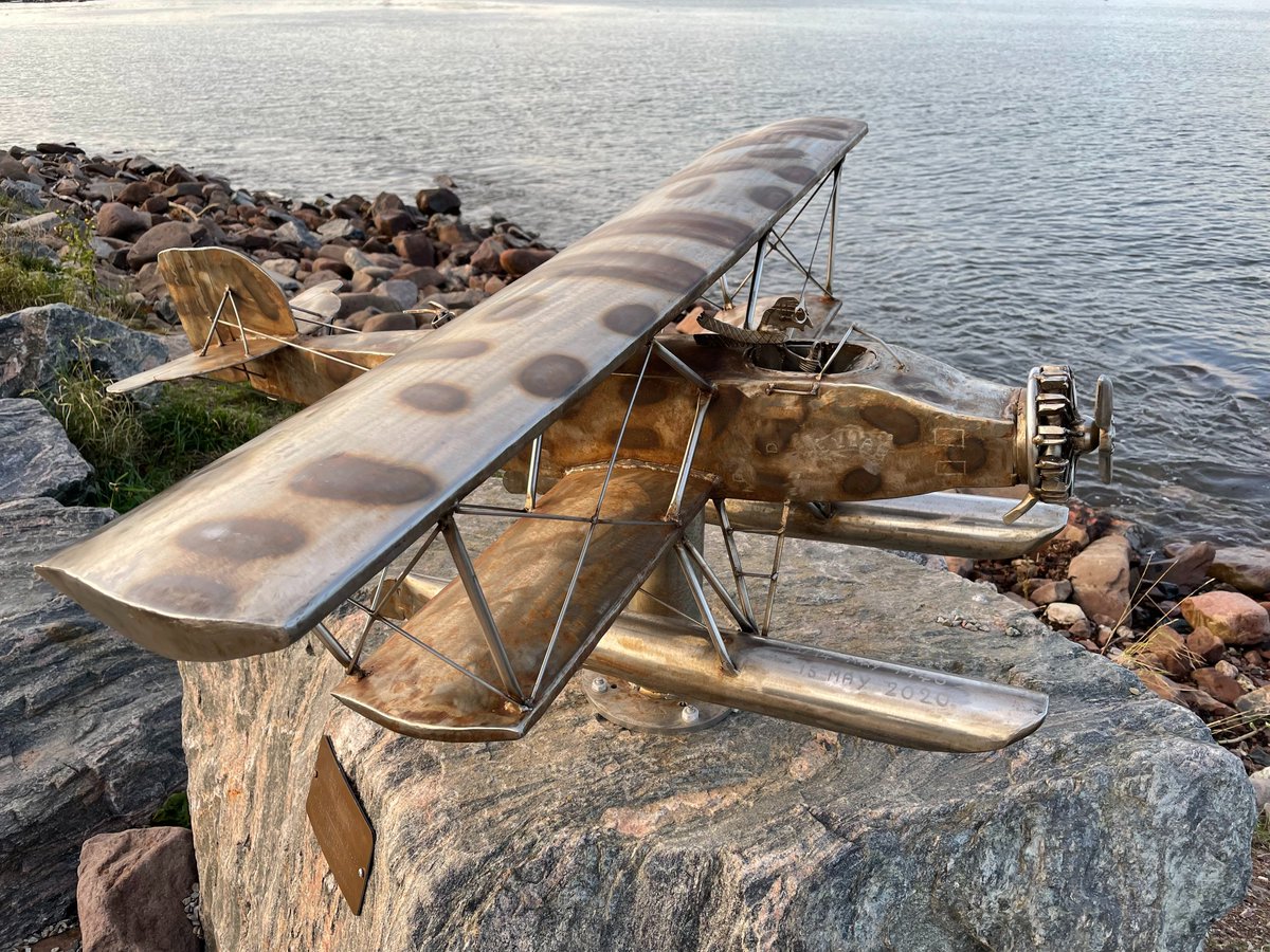 Scottourer's tweet photo. It never fails to amaze me what you can find when you are out for a walk in Scotland - like these metal sculpture dotted along the boardwalk at Stonehaven harbour, the sculptor has remined anonymous and is known as Stonehaven's secret sculptor. https://t.co/GMWL10fLA9