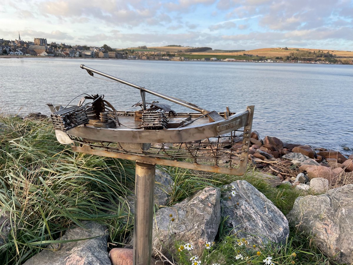 It never fails to amaze me what you can find when you are out for a walk in Scotland - like these metal sculpture dotted along the boardwalk at Stonehaven harbour, the sculptor has remined anonymous and is known as Stonehaven's secret sculptor.