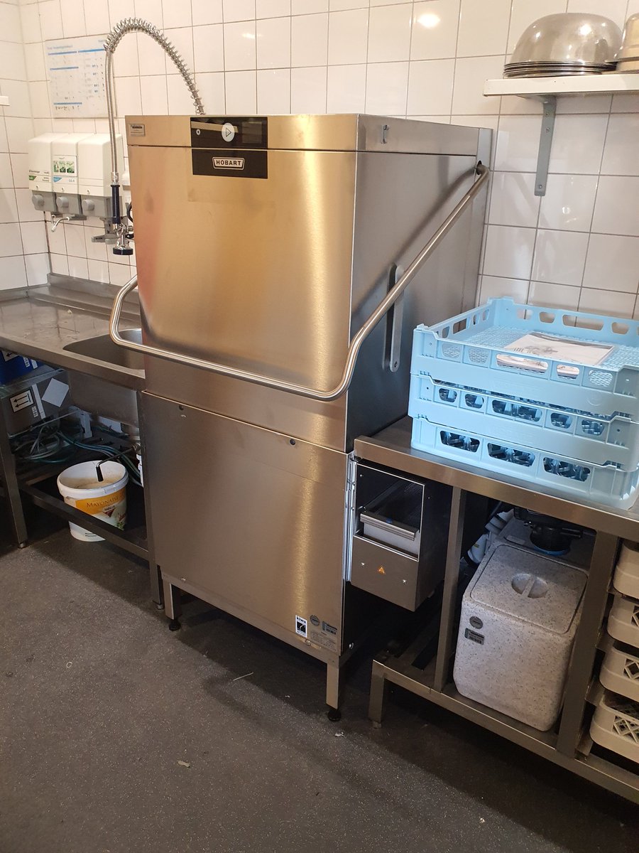 Plaatsing &amp; Levering van nieuwe doorschuifvaatwasser #Hobart #AUPL in #Utrecht   #horeca #grootkeuken #restaurant #voorspoelen #grootkeukentechniek #hobartnederland #doorschuifvaatwasser #profesioneel