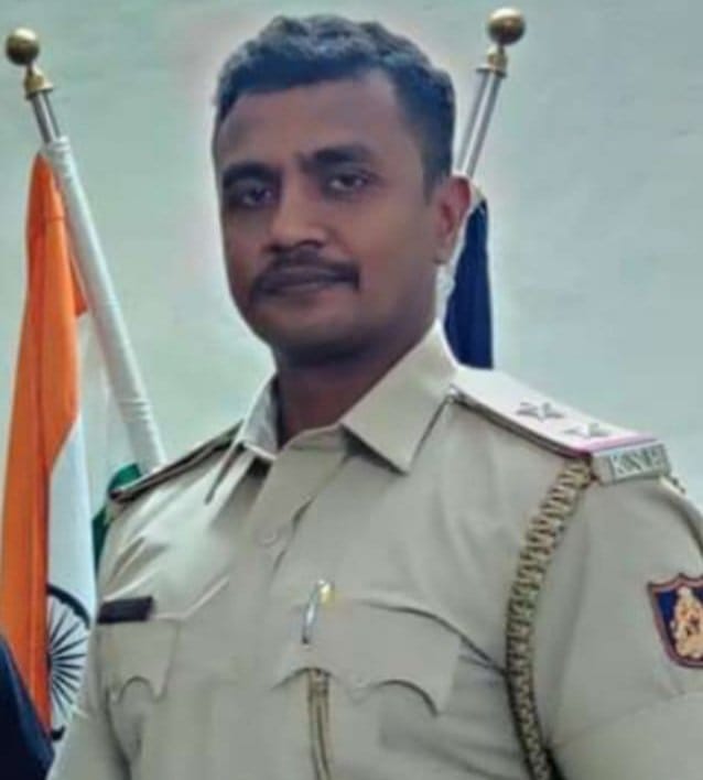 IndianT03786629's tweet photo. The police should recognize and respect the limitations of their powers and functions.
They should not usurp or even seem to usurp the functions of the judiciary.
@spraichur1 @dgpKarnataka
@Igpner @hrw @tv9kannada
@publictvnews
#Suspend_PSIManjunath https://t.co/sxNhQlZBLR