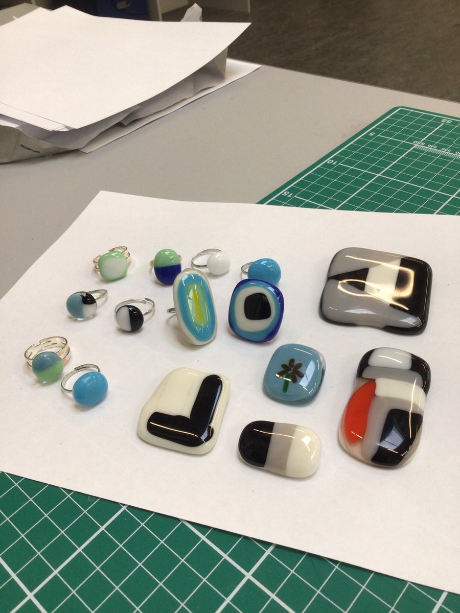 Oide_SarahMc's tweet photo. TYs finished their Stained Glass module last week with some fused glass! First time trying it in our kiln, and it worked! 🎉 They then attached fittings to make some beautiful jewellery. We might have some future designers in our midst @Kingswoodcc16 @GlassSocietyIre #ddletb https://t.co/ILxTkDf7cG