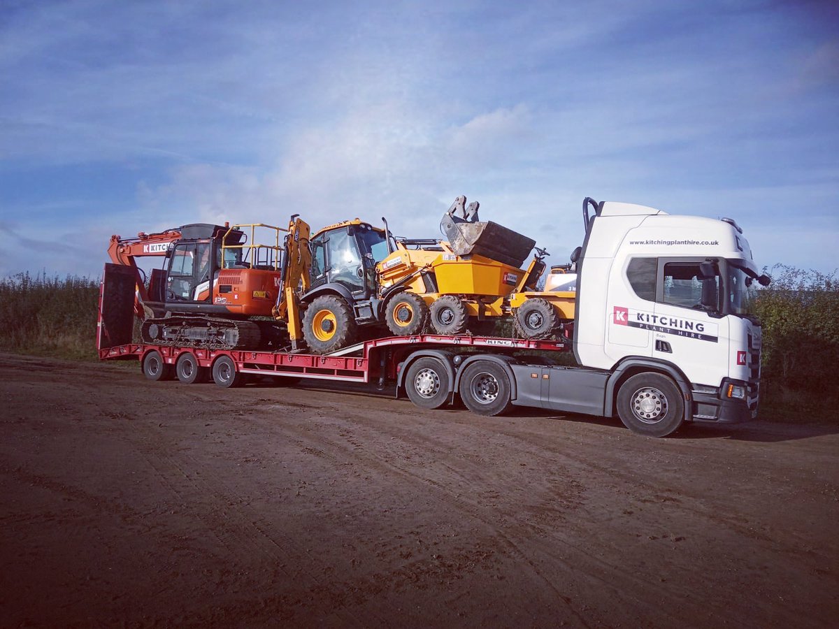KitchingPlant's tweet photo. An #hitachi ZX130, #jcb 3cx and #thwaites 3t swivel dumper being delivered to #thirsk this morning. 

#kitchingplanthire #planthire #harrogate #knaresborough #leeds #bradford #york #selby #sheffield #keighley #yorkshire #jcb #kubota #hitachi https://t.co/9BqhFBezLR