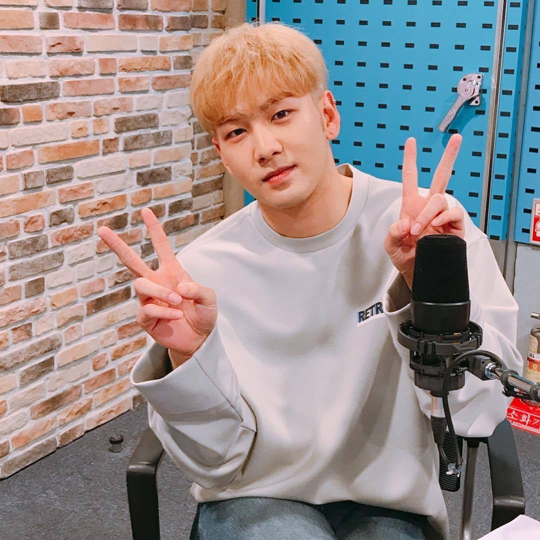 NUESTILOTWT's tweet photo. Y sin duda alguna, hubo una chica que se robó mi corazón apenas la escuché cantar. @akaritwt_ lanzó su #AKARI2ndStreamParty y yo no puedo estar más feliz de saber que staneo a una diosa tan bella. ¡Únanse al #TeamRC y disfruten de su linda voz! ✨

ㅤ。it's #𝐃𝐄𝐊𝐈 time ! 🍥 https://t.co/ZBLOgZ8kE6