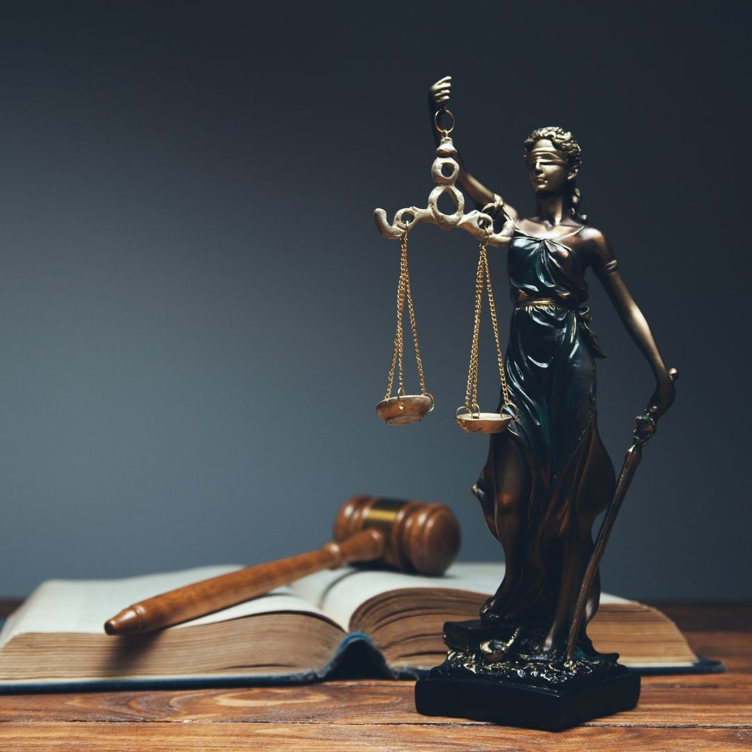 LearyLaw's tweet photo. The ideal time to hire a lawyer is as soon as you are arrested. This may not be possible for some people in some circumstances. You should speak to an attorney as soon after your arrest as possible, particularly if the charges against you are serious.

https://t.co/KXmA1awVEd https://t.co/KgwOCi7Cqv