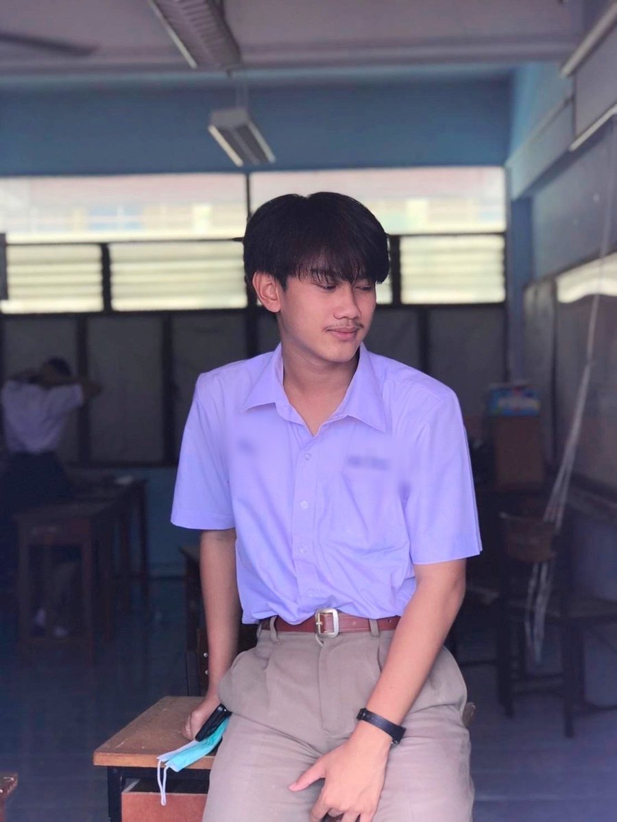 kabin_te's tweet photo. เด็ก ม.4 พี่ไม่ชอบบ้างหรอ https://t.co/IpAW3M8RBc