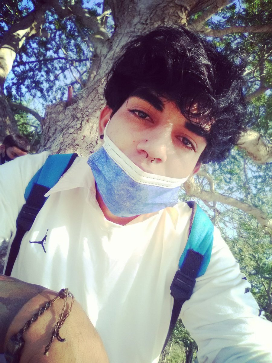 HobbyMemero's tweet photo. :( y esa será mi cara hasta que logre irme del país ._. https://t.co/QJa4apQ2L5