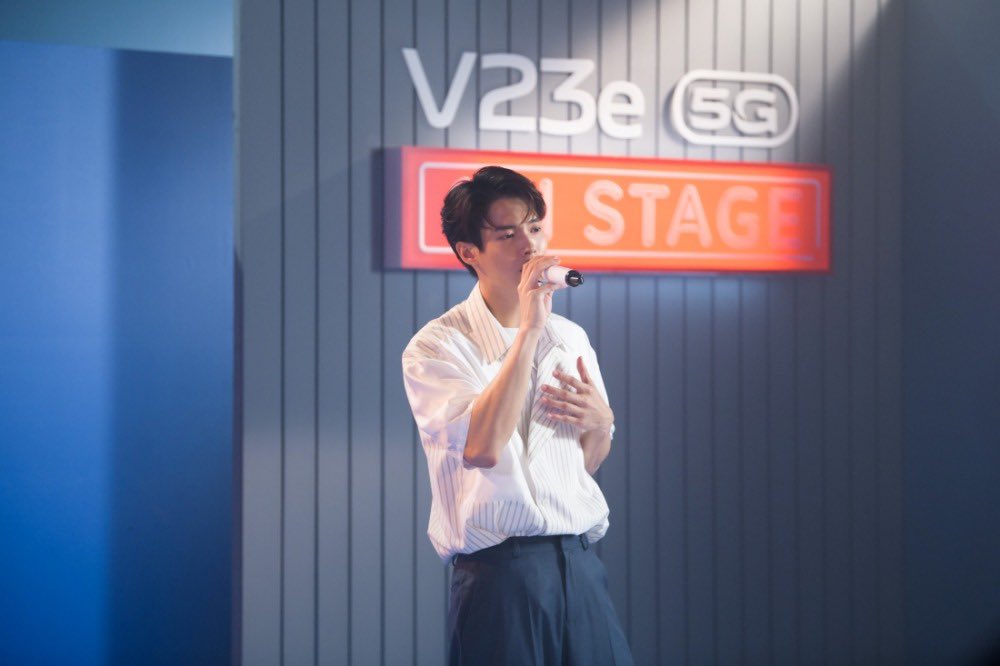 aloveforwin's tweet photo. Perfect stage with win

@winmetawin
#vivoV23e5GOnStage 
#winmetawim https://t.co/nfhHTf40Je