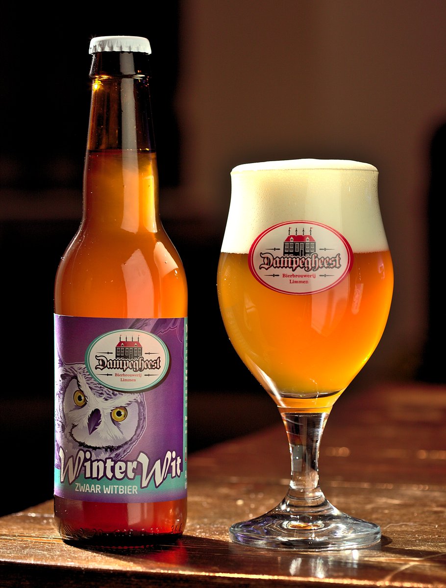 Winterwit, zwaar winters witbier van 9%!
 
Dit jaar hebben we het labeltje Witbier er weer opgeplakt (i.p.v. Blond), hiervoor is een witbiergist gebruikt en de troebeling behouden. Past de naam weer bij het bier ;-)

Nu verkrijgbaar in de winkel! 

#Winterbier #Witbier #Craftbier