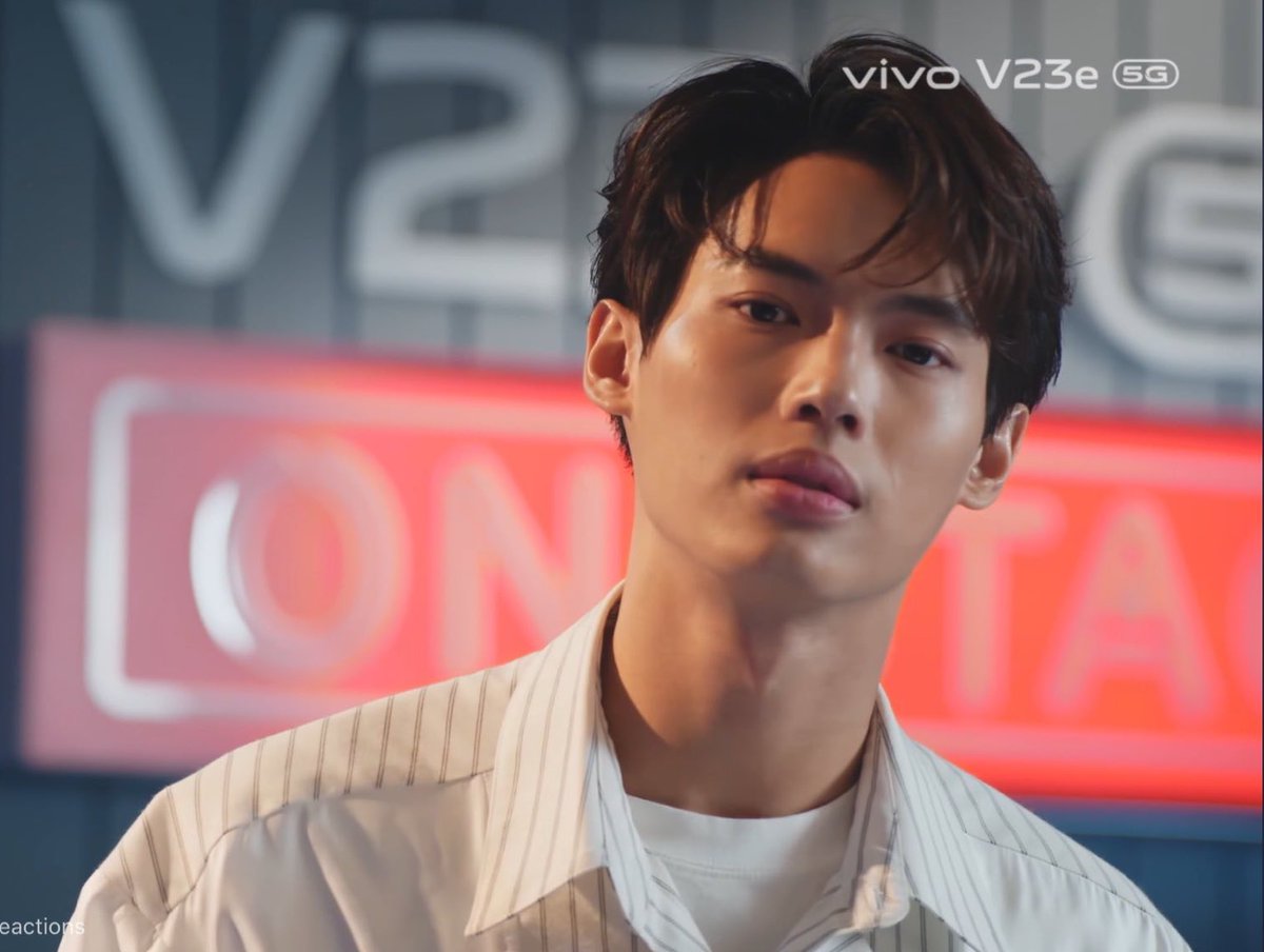 aloveforwin's tweet photo. Saya aslinya dua

Win metawin @winmetawin 
#vivoV23e5GOnStage 
#winmetawim https://t.co/6XEi4eeFyl
