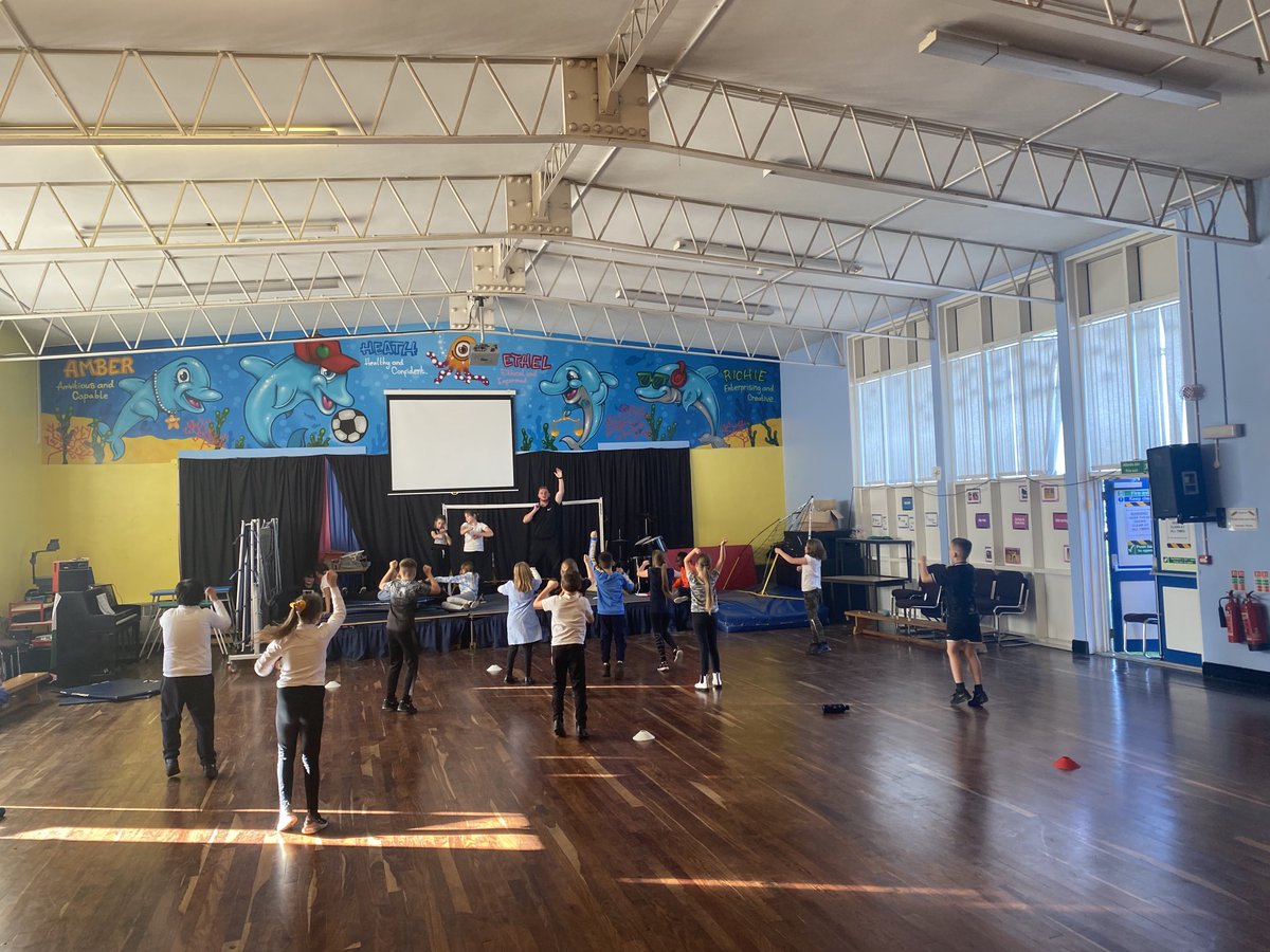 ClwydPrimary's tweet photo. We are getting fitter and more healthy each week πͺπͺ #handwb https://t.co/RCbIMumq1s