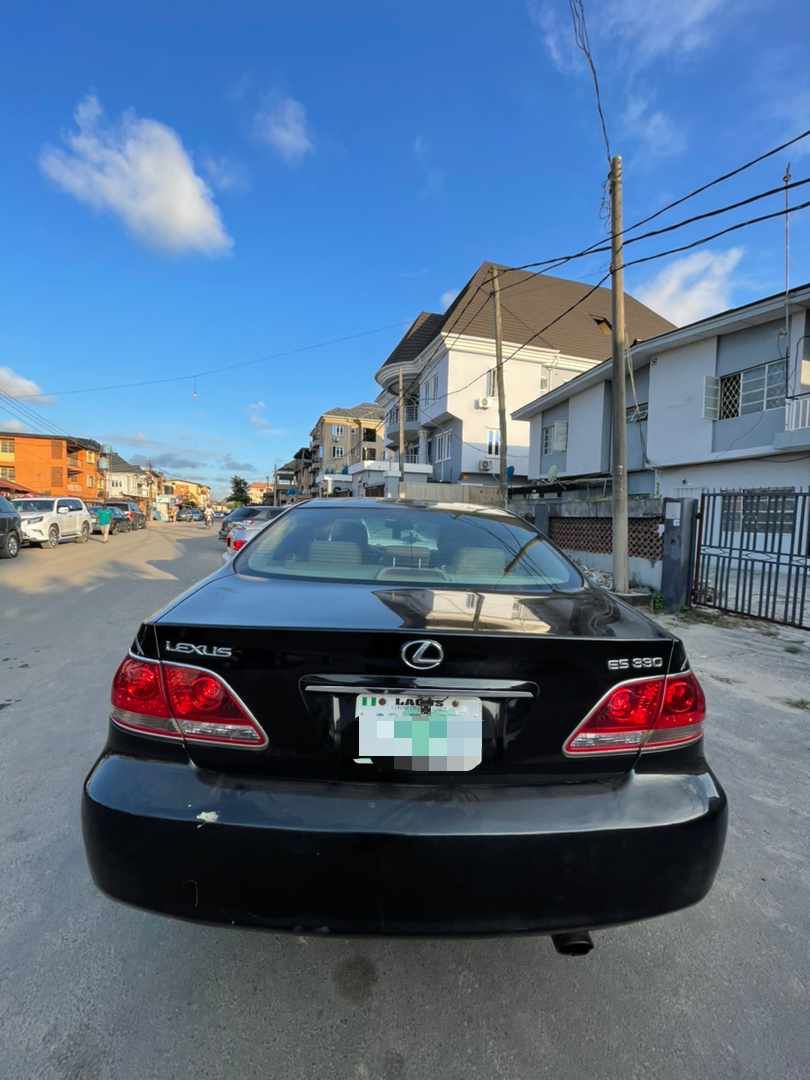 oris616's tweet photo. Registered 
Lexus ES330
2005 
Very clean interior with sound engine 
Price:2.2m 
#ComingToCanada #tuesdayvibe 
@KingFadAutos @Harkeem47 @PlatinumautosNG @ogunthunder @Olatunjiolajide @autogirlng @philznnona https://t.co/jT6RaQxm9O
