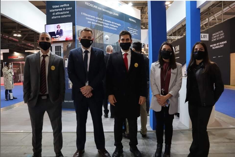 GiSecurity's tweet photo. O Σπύρος Χούντας, η Ειρήνη Χούντα και ο Απόστολος Χατζησάββας από την G.I. SECURITY S.A
#gisecuritysa #gisecurity #GI #OfficialDistributor #CADDX #OPTEX #TIANDY #RISCO #TAKEX #TANE #WEBRO #Unipos #VENITEM #ZKTeco #KERI #ARITECH #xGen #zeroWire #WINLAND #SIMA #SIRSEN #DIXIE https://t.co/aLWBsbu241