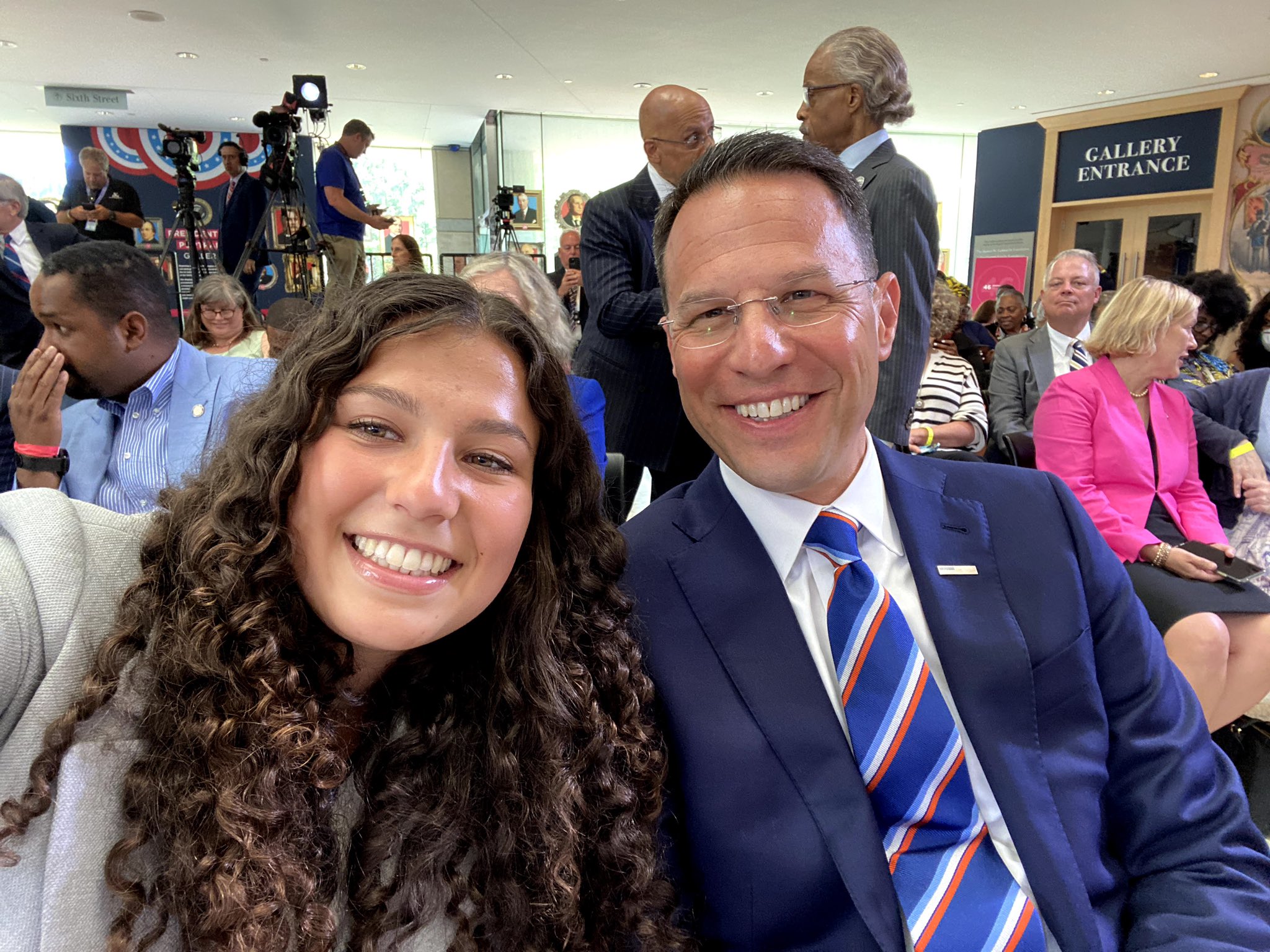 Josh Shapiro on X: "Hi 👋 I'm Sophia, Josh's daughter! Today I will be  taking over my dad's socials to give you a behind-the-scenes look at life  in the Shapiro family &
