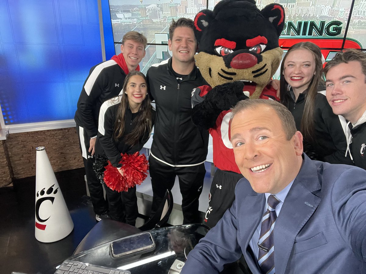 RT @FOX19Frank: Let’s go @GoBEARCATS college football rankings come out tonight ! https://t.co/d6Hj39DQU6