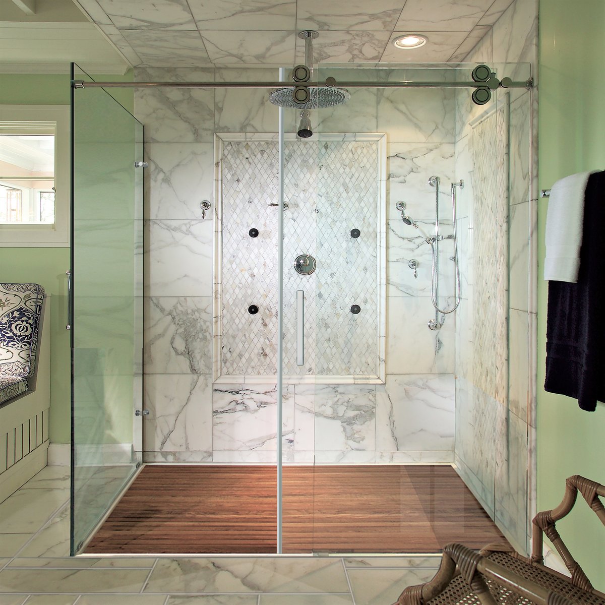 GenPlumbSupply's tweet photo. The Teak Accessories Series from #MTIBaths offers a variety of bathroom accessories made from one of the world's most valuable hardwoods.

#bathroomdesign #spashower #njbathroomdesign #bathroominspo #homedesign #njhomeowners #interiordesigninspo https://t.co/y1alHTSdev