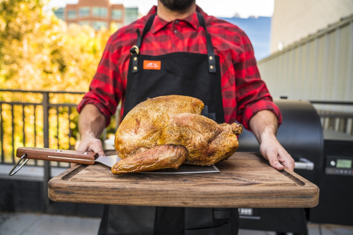 AceofGray's tweet photo. Make this Thanksgiving a Traeger Turkey Day! Pick up a bag of Traeger's Hardwood Pellets in the Turkey Blend that comes with a Rub & Brine Kit to make sure your bird is juicy, tender and delicious! ๐ฆ
#ShopAceofgray #GreatGifts #TurkeyDay #HappyThanksgiving #TraegerGrills... https://t.co/BNxzvgiW34