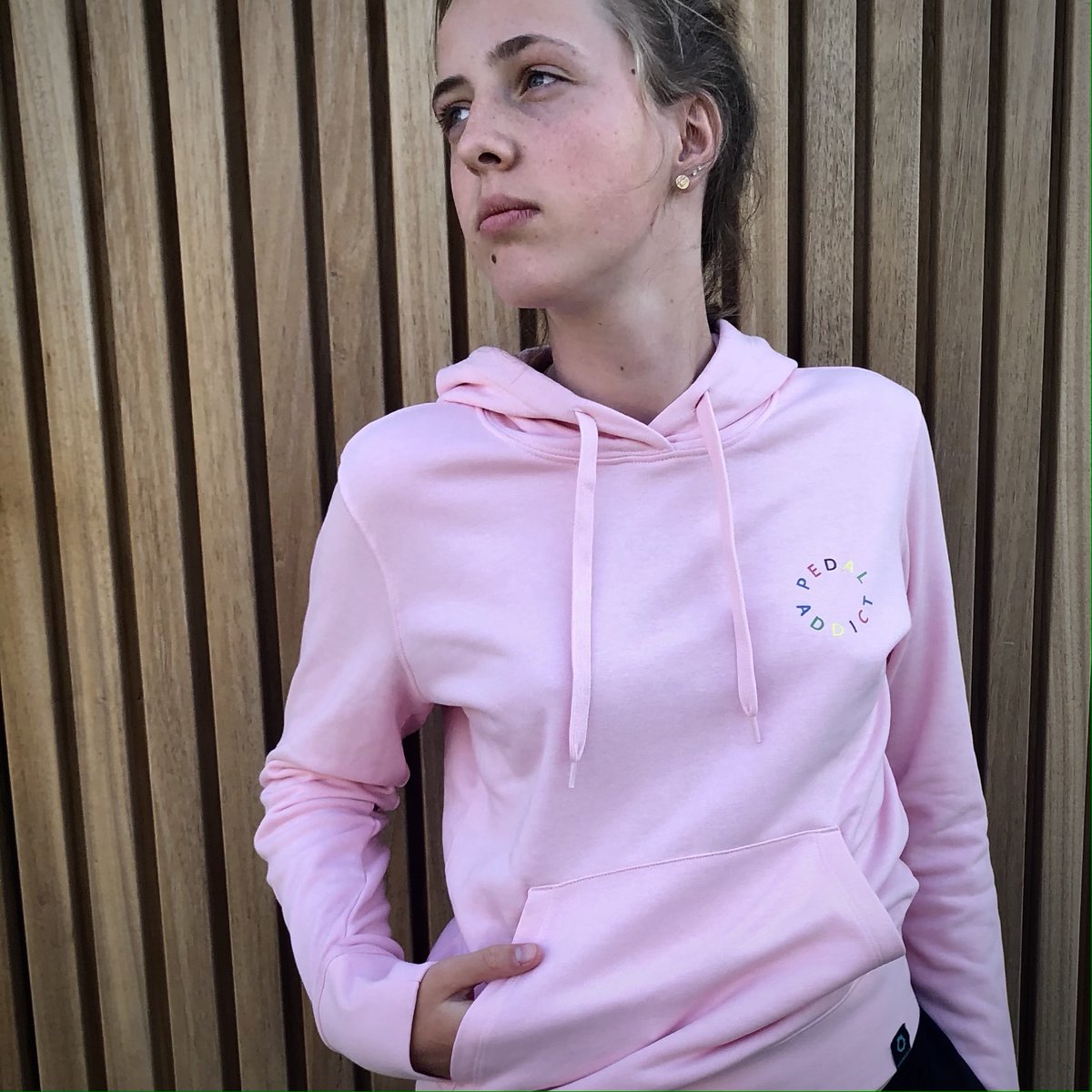 TheBullet_BE's tweet photo. PEDAL ADDICT: the perfect piece to wear with your favorite jeans
#cyclinglifestyle #cycling  #pedaladdict #stravacycling #followyourroad #cyclegirl  #hoodie #cycling #cyclingculture #cyclinglifestyle #peloton https://t.co/GZkaaIkCPI