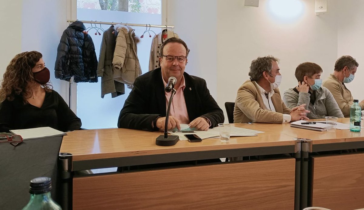 casagovperpinya's tweet photo. El director @puigbertjosep ha intervingut a la jornada de tancament del projecte tranfronterer #AlberaPastur que s'ha fet a Girona. A la cloenda també hi era la DG @agriculturacat @Elisendagc. Finançat pel programa europeu #Poctefa posa en valor aquesta raça autòctona https://t.co/lD7n7mb5T3