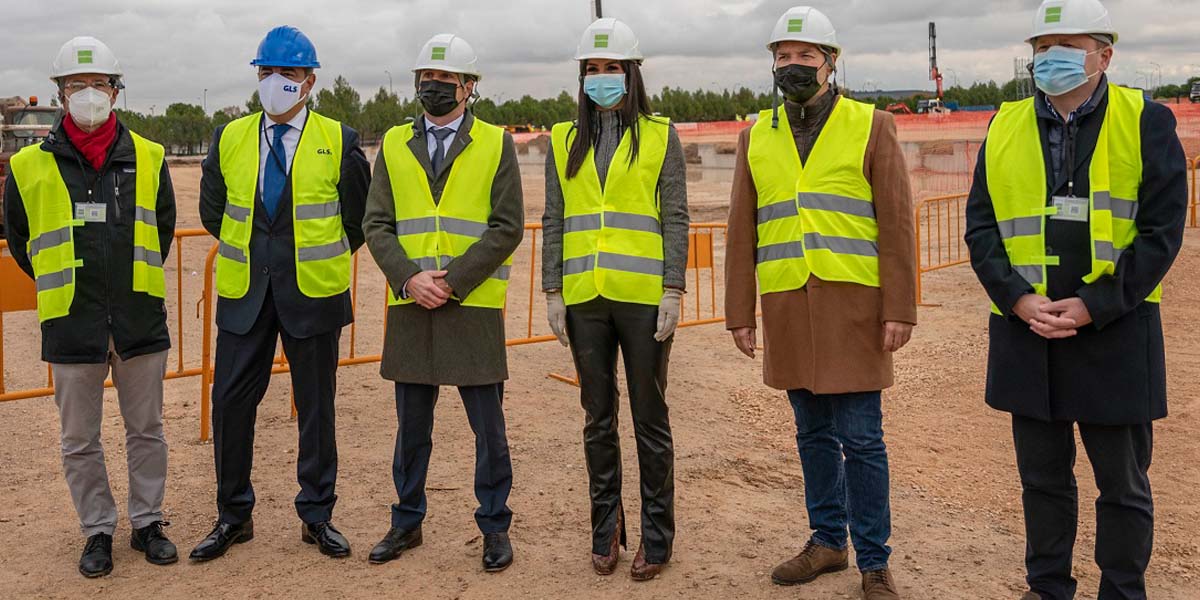 Ponemos la primera piedra de la nueva sede internacional en Madrid de la mano de <a href="/Goodman_Group/">Goodman Group</a> 👏🔜

Innovación, sostenibilidad y una ubicación estratégica, para ofrecer un servicio rápido y eficaz💙

¿Quieres saber más? bit.ly/3FDpdbO

#glsspain  #parcelstopeople