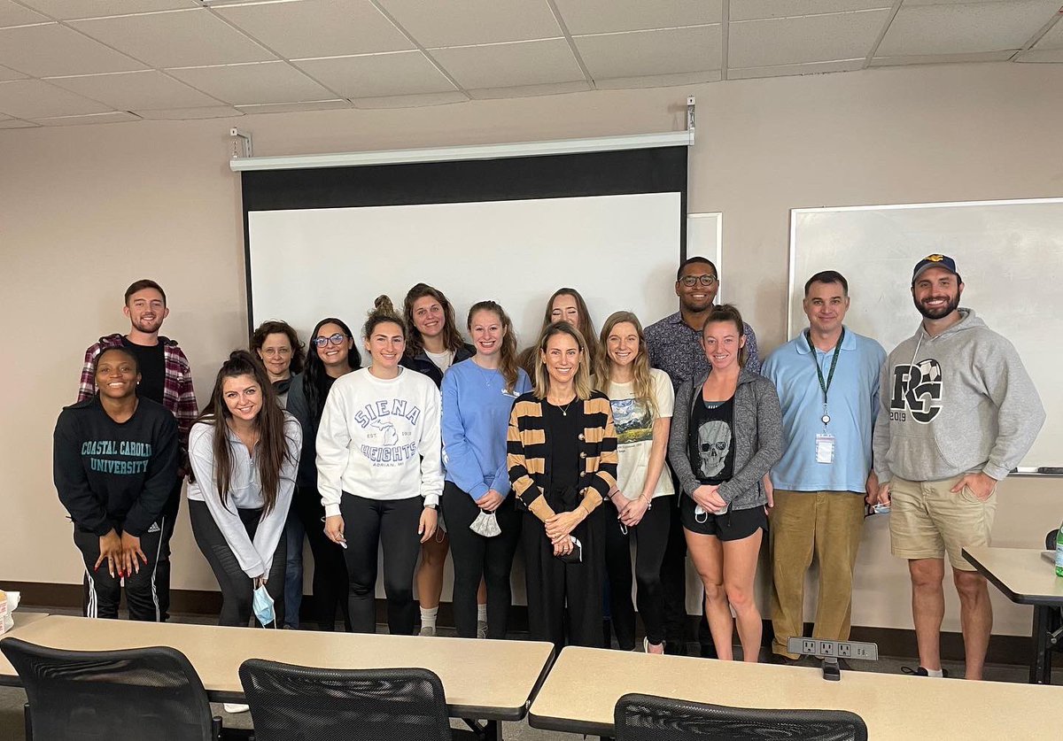 szrn_capdef's tweet photo. Our Staff Attorney Claire Schulmeister recently visited with the Criminal Law Society @Charleston_Law on her work in indigent #capitaldefense. We are grateful to Claire for helping educate and inspire the next generation of #indigentdefense attorneys! #justicewithmercy https://t.co/7lc6y4nsXT