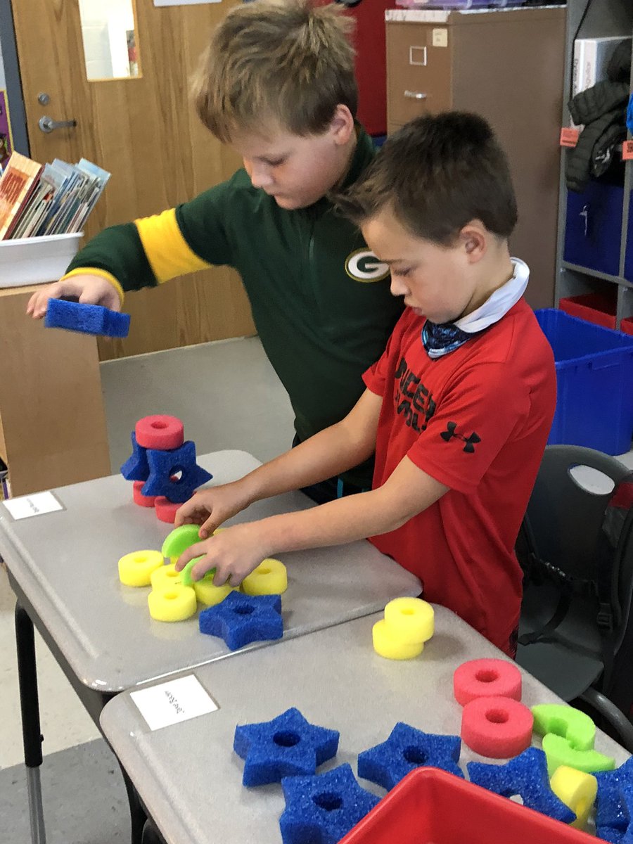 MsLamb316's tweet photo. STEM challenge to build the tallest pool noodle tower @MillsRiverSch #THEplacetobe #futureengineers #3rdgrade https://t.co/5biySWLFVK