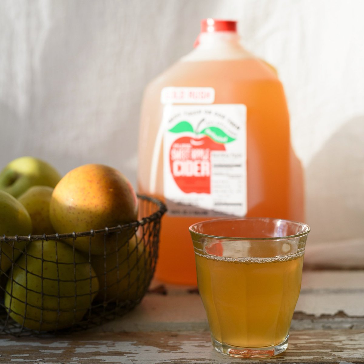 WhiteHouseFF's tweet photo. A holiday favorite, our Gold Rush white cider, is in stock this week. This crisp and refreshing apple cider is the perfect compliment to your Thanksgiving feast. Reminder we will be closed on Thanksgiving day. See you on the farm. #WHFFapplecider #WhiteAppleCider https://t.co/9A4i6mpACf