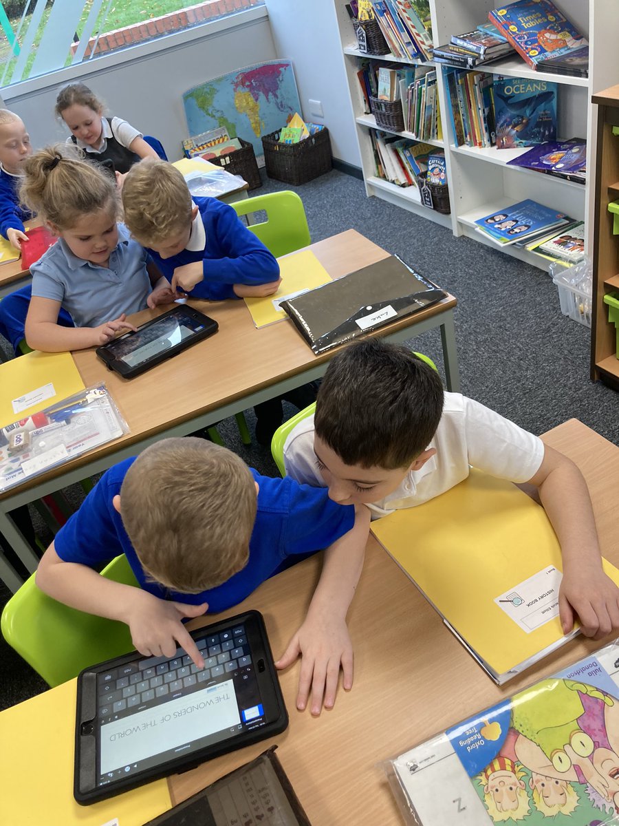 mel_4nie's tweet image. @woodsettsy2 are creating #Keynote presentations to show off their learning! Some excellent typing and voice recordings happening. #funalltheway @WhiteWoodsPAT1 #collaboration #superstars