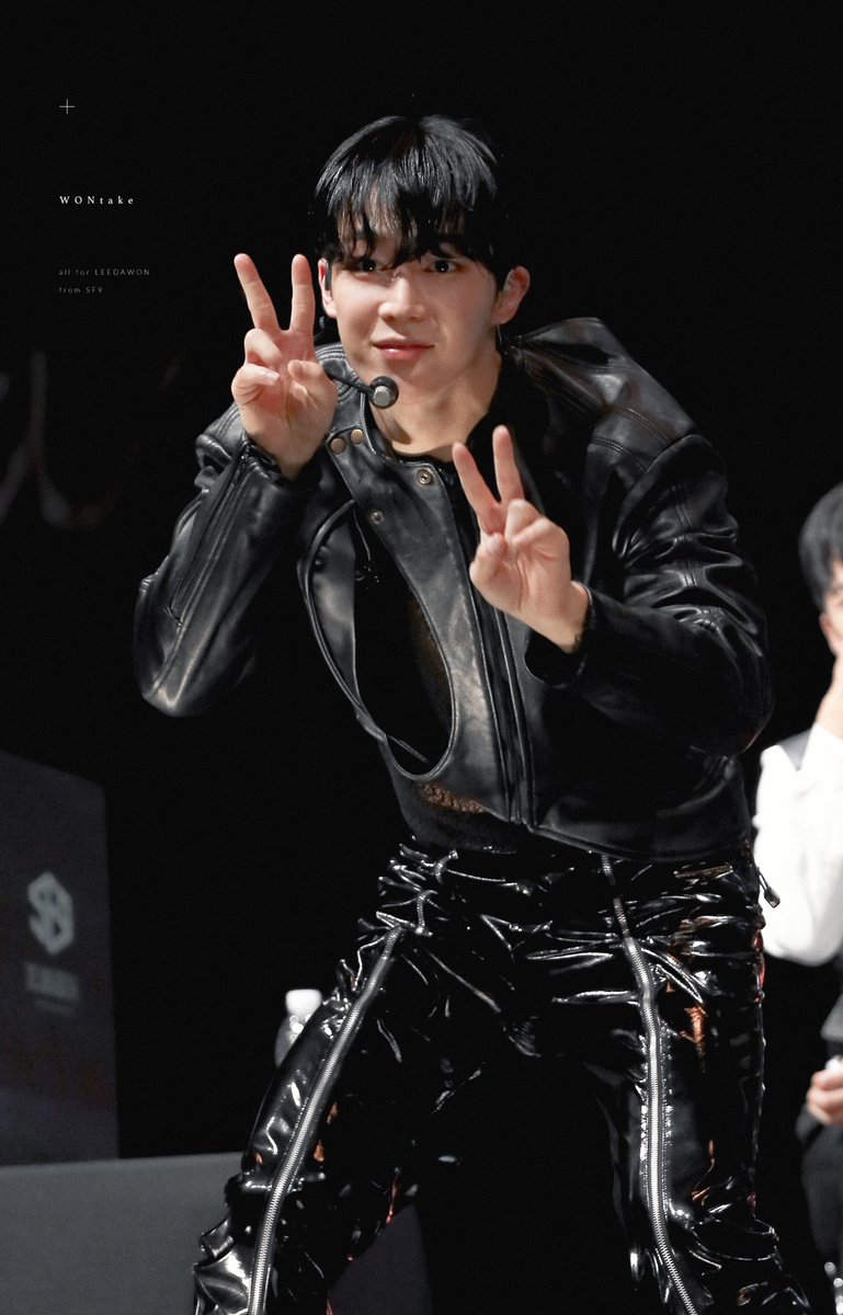 wontake0724's tweet photo. 211122 쇼케이스

✌🏻✌🏻✌🏻✌🏻✌🏻

#다원 #Dawon #이상혁
#에스에프나인   #SF9   
#RUMINATION #Trauma #트라우마
@SF9official https://t.co/jz7mhcgy9P