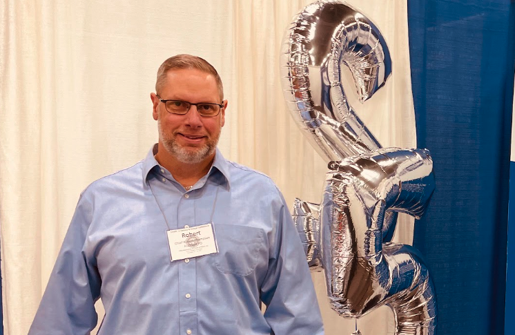 We are thankful for our members!  We appreciated meeting new <a href="/FightCrime/">Fight Crime</a>OH member and Hubbard Police Chief Robert Thompson, who stopped by our booth at the <a href="/OACP1/">OACP</a> conference in Columbus last week. #FightCrime25 <a href="/crees2008/">Cyndy Rees</a> @OhioCSA @FightCrime