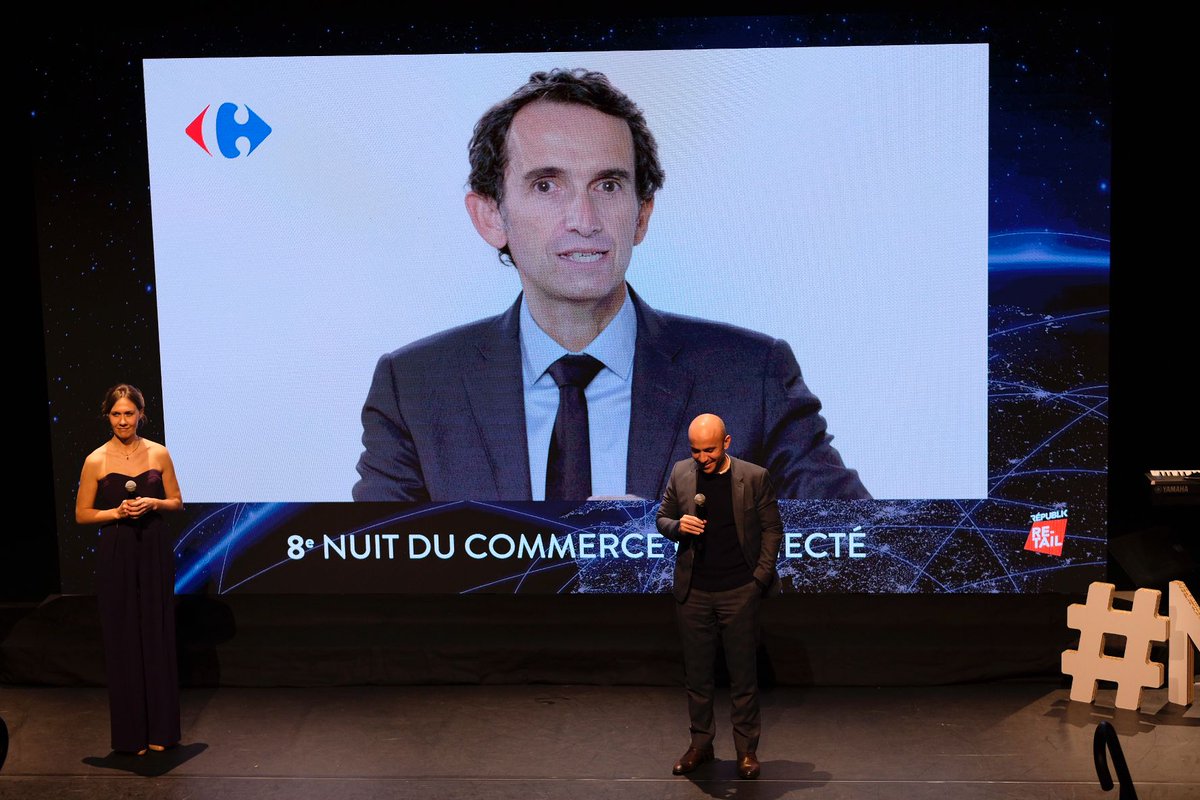 BaitiehR's tweet photo. J’ai reçu le prix de la personnalité retail de l’année. C’est un honneur.
Ce prix, c’est celui DES personnalités retail de l’année, celui des collaborateurs Carrefour en 🇫🇷 sans qui je ne ferais pas grand-chose. Merci à Alexandre @bompard  pour la confiance et la route claire 🖐🏻 https://t.co/YONxYuN6RP