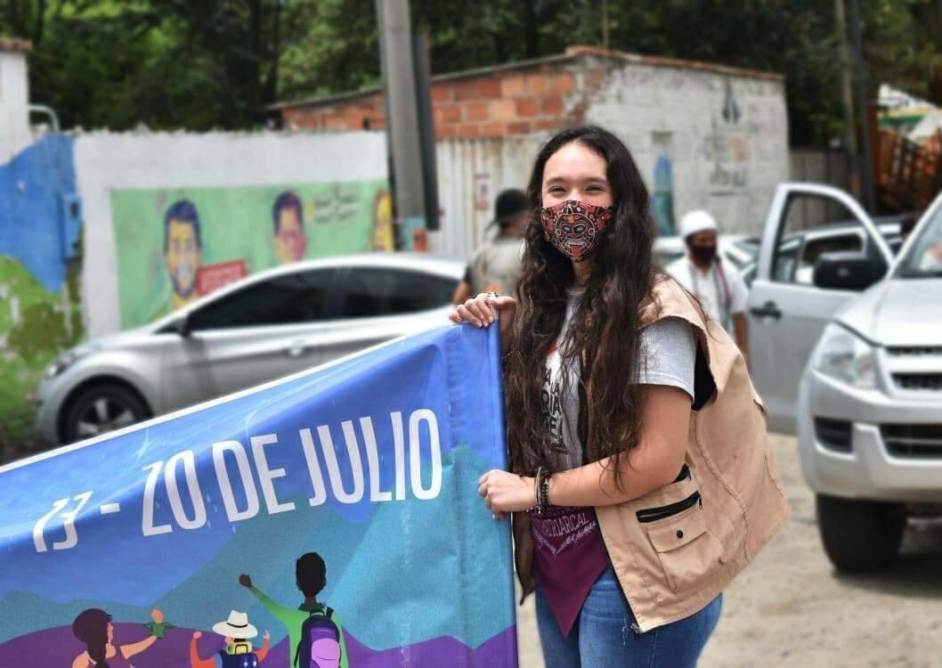 Juliana Higuera ha pintado para muchas la vida de colores más bonitos. Hoy exigimos su libertad, porque es INOCENTE. Ella es defensora de derechos humanos, no delincuente.
#LibertadParaJuli 
#NoMasFalsosPositivosJudiciales 
<a href="/JuntanzaFemCol/">La Juntanza Feminista</a>